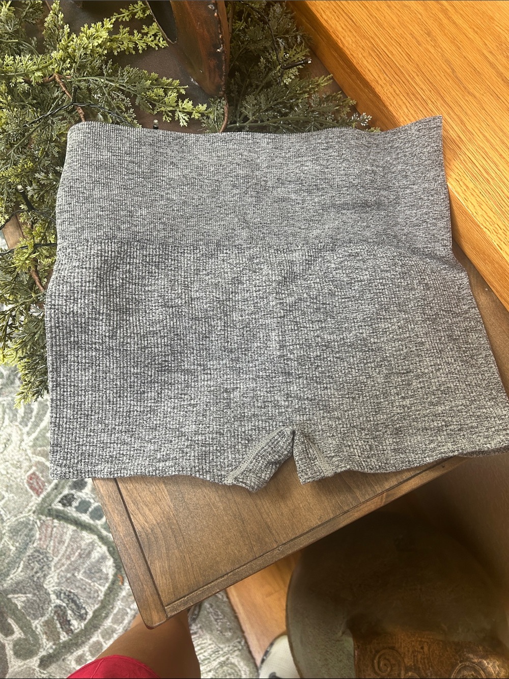 Colsie Grey Ribbed compression Shorts large - Picture 3 of 6